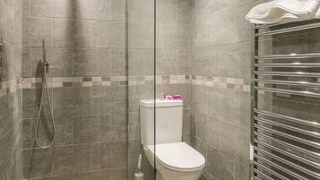 Cottage | Bathroom | Shower