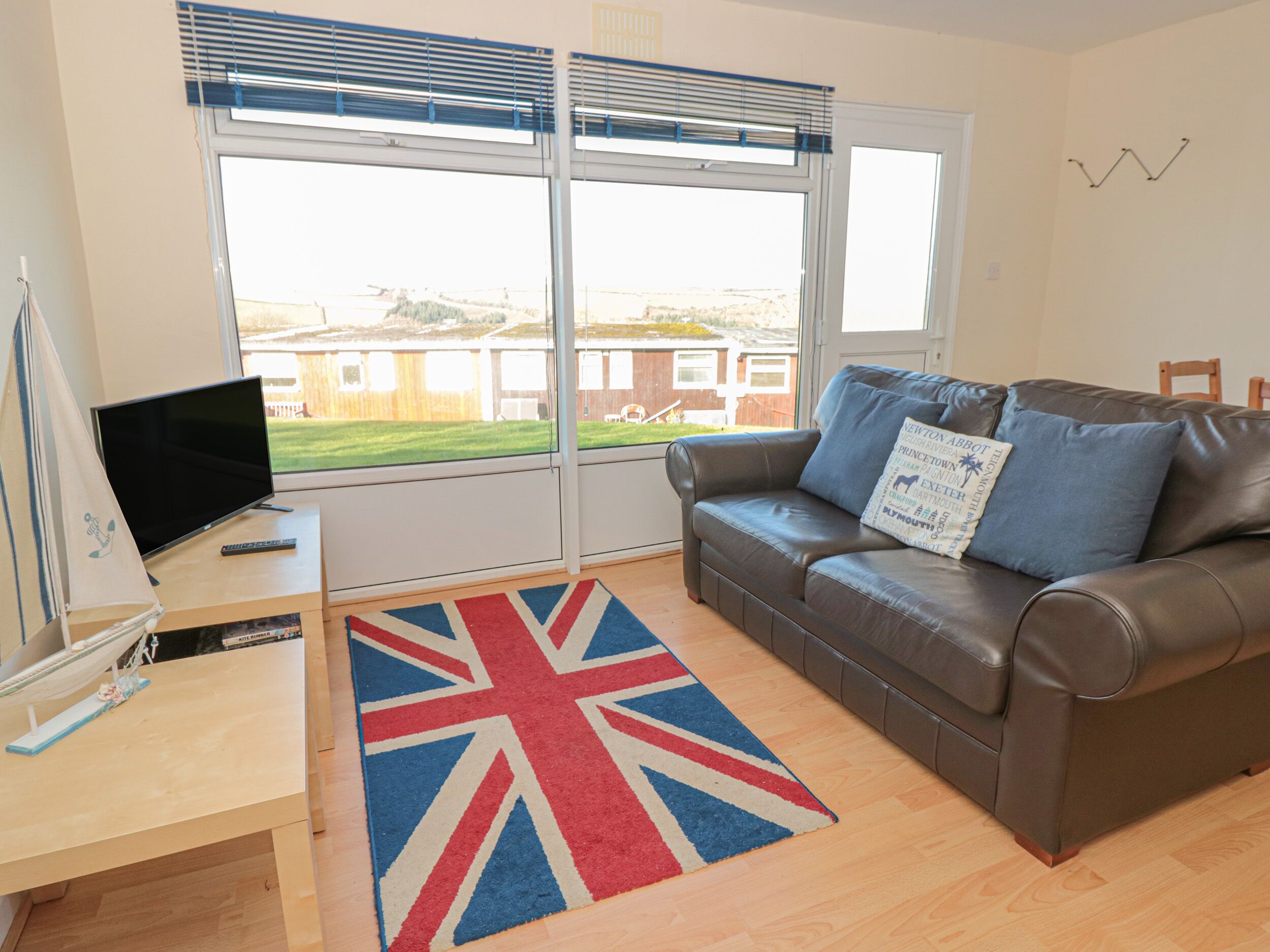 Cottage | Living room | TV