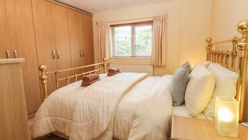 Cottage | 2 bedrooms, individually decorated, individually furnished, free WiFi