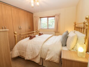 Cottage | 2 bedrooms, individually decorated, individually furnished, free WiFi