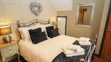 1 bedroom, individually decorated, individually furnished, free WiFi