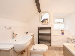 Cottage | Bathroom | Shower, hair dryer - Glanrafon (Criccieth)