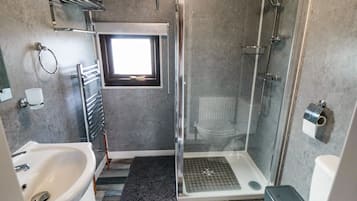 Cottage | Bathroom | Shower