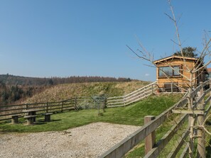 Interior - Castle View Cabin (Scarborough)