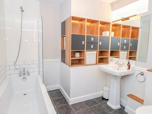 Interior - 34b Clarence Street (Dartmouth)