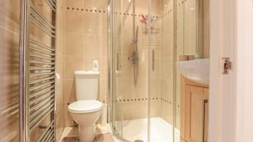 Cottage | Bathroom | Shower