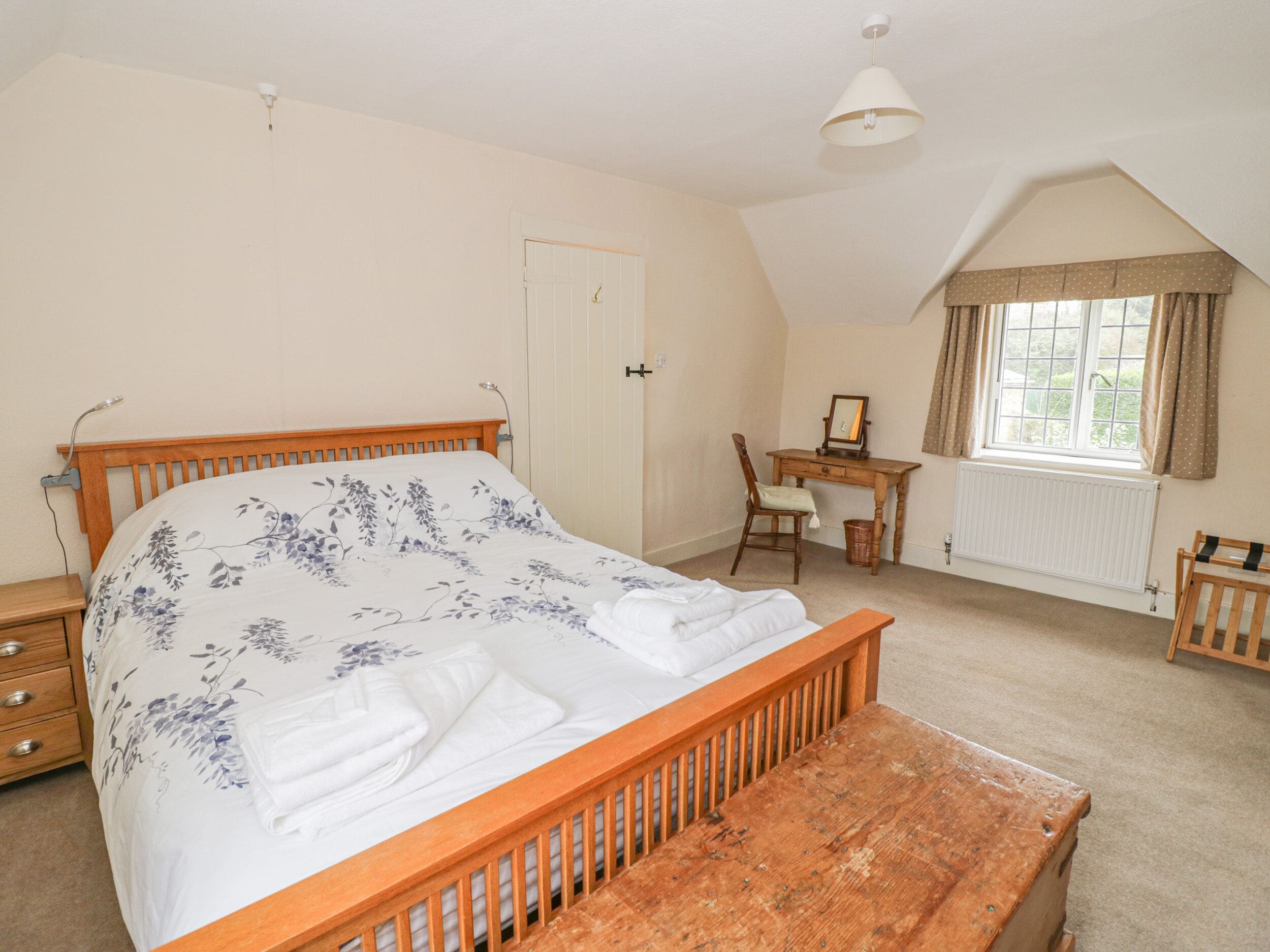 Cottage | 2 bedrooms, individually decorated, individually furnished, free WiFi