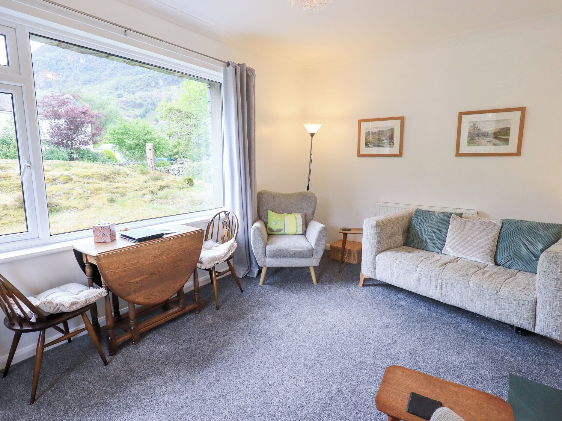 코티지 | 거실 공간 | TV