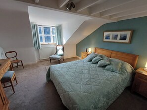 3 chambres, décor unique, ameublement unique, accès au Wi-Fi (inclus)
