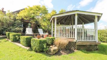 Cottage | Property grounds
