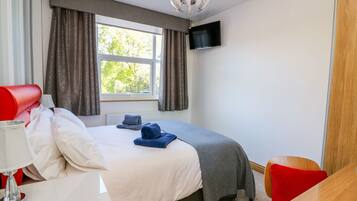 Cottage | 2 bedrooms, individually decorated, individually furnished, free WiFi