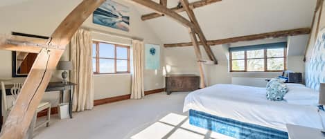 5 bedrooms, individually decorated, individually furnished, free WiFi