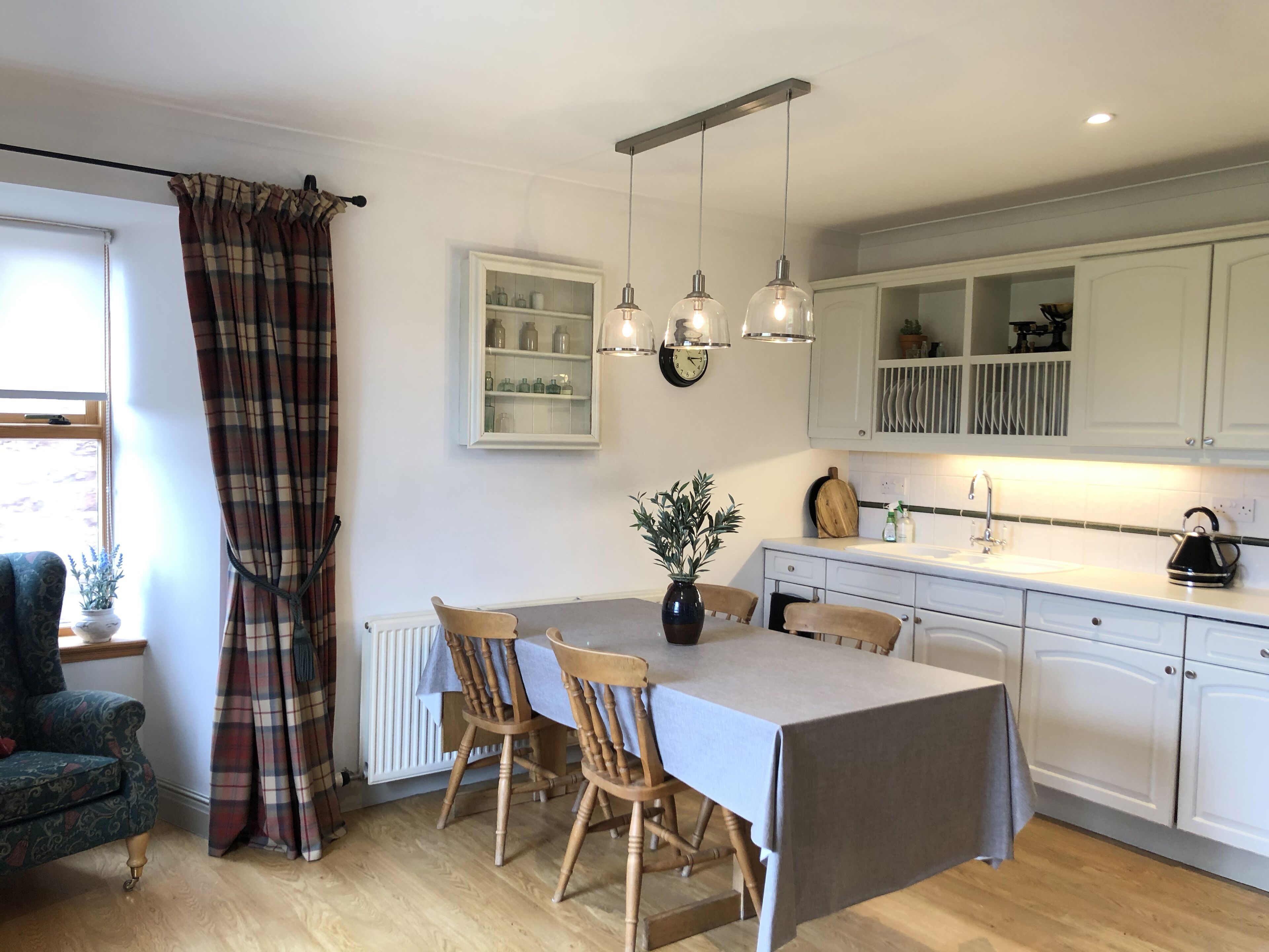 Ferienhaus | Eigene Küche | Geschirrspüler, Kochgeschirr/Geschirr/Besteck