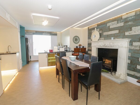 Cottage | Interior