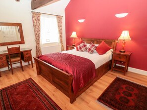Cottage | 5 bedrooms, individually decorated, individually furnished, free WiFi