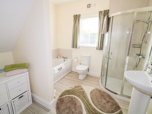 Cottage | Bathroom | Shower - Seaview (Coleraine)