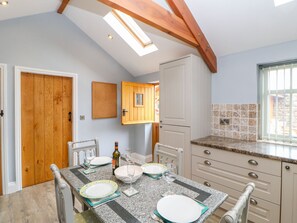 Cottage | Private kitchen - The Dove Cote (Richmond)