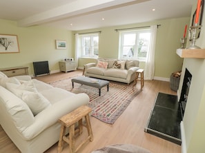 Cottage | Interior - Willow Cottage (Dartmouth)