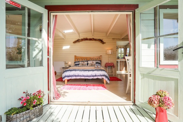 Cottage | 1 bedroom, individually decorated, individually furnished