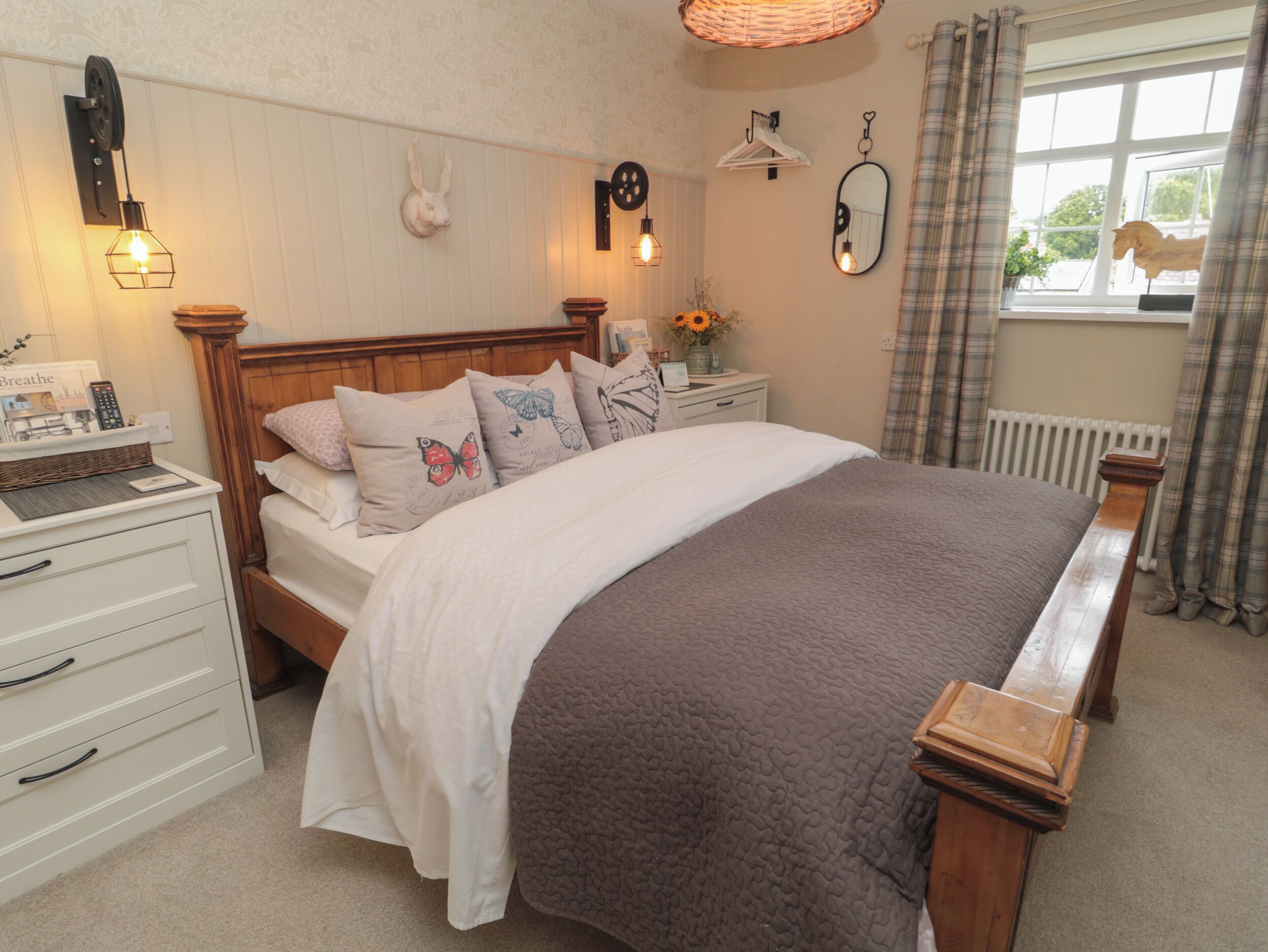 Cottage | 2 bedrooms, individually decorated, individually furnished, free WiFi