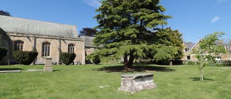 Cottage | Property grounds