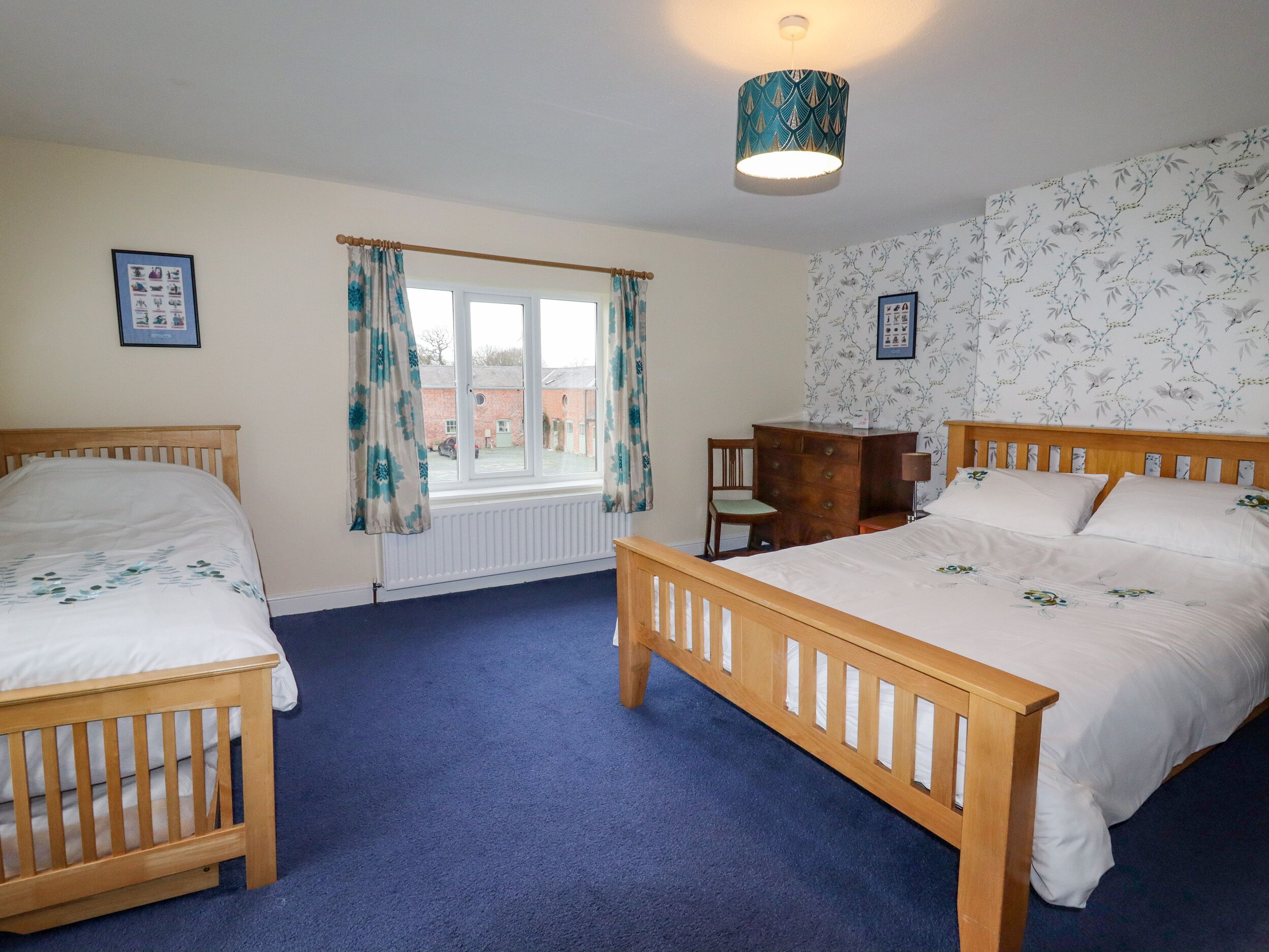 6 habitaciones, decoración personalizada y muebles diferentes 