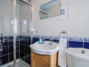 Cottage | Bathroom | Shower - The Manor House at Kenwick Lodge (Ellesmere)