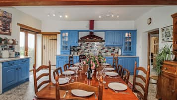 Cottage | Dining