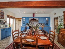 Cottage | Dining