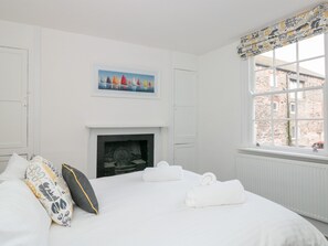 Cottage | 1 bedroom, individually decorated, individually furnished, free WiFi - Apartment 1 @ 22 Foss Street (Dartmouth)