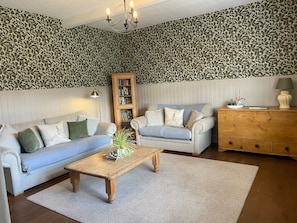 Cottage | Living area