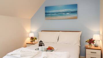 Cottage | 2 bedrooms, individually decorated, individually furnished, free WiFi