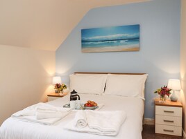 2 habitaciones, decoración personalizada y muebles diferentes 