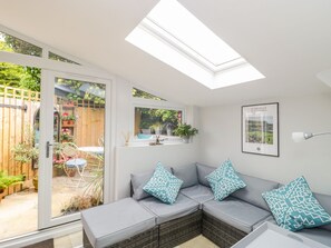 Cottage | Living room | TV - Market House (Weymouth)