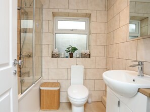 Cottage | Bathroom