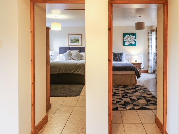 Cottage | 2 bedrooms, individually decorated, individually furnished, free WiFi - Number 5 (Buxton)