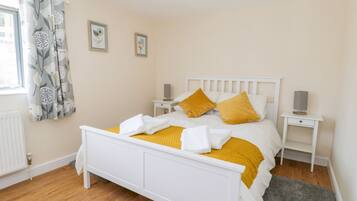 Cottage | 2 bedrooms, individually decorated, individually furnished, free WiFi