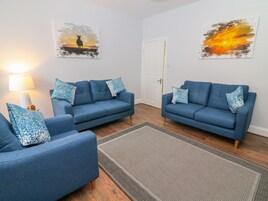 Cottage | Living room | TV