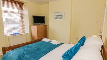 Cottage | 2 bedrooms, individually decorated, individually furnished, free WiFi