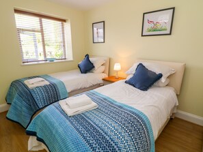 Cottage | 2 bedrooms, individually decorated, individually furnished, free WiFi - Molly's Cottage (Grange-over-Sands)