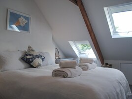 Cottage | 3 bedrooms, individually decorated, individually furnished, free WiFi