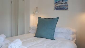 Cottage | 3 bedrooms, individually decorated, individually furnished, free WiFi