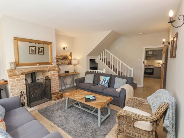 Cottage | Living area - Rooftops Cottage (Whitby)