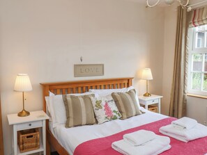 Cottage | 3 bedrooms, individually decorated, individually furnished, free WiFi - Rooftops Cottage (Whitby)