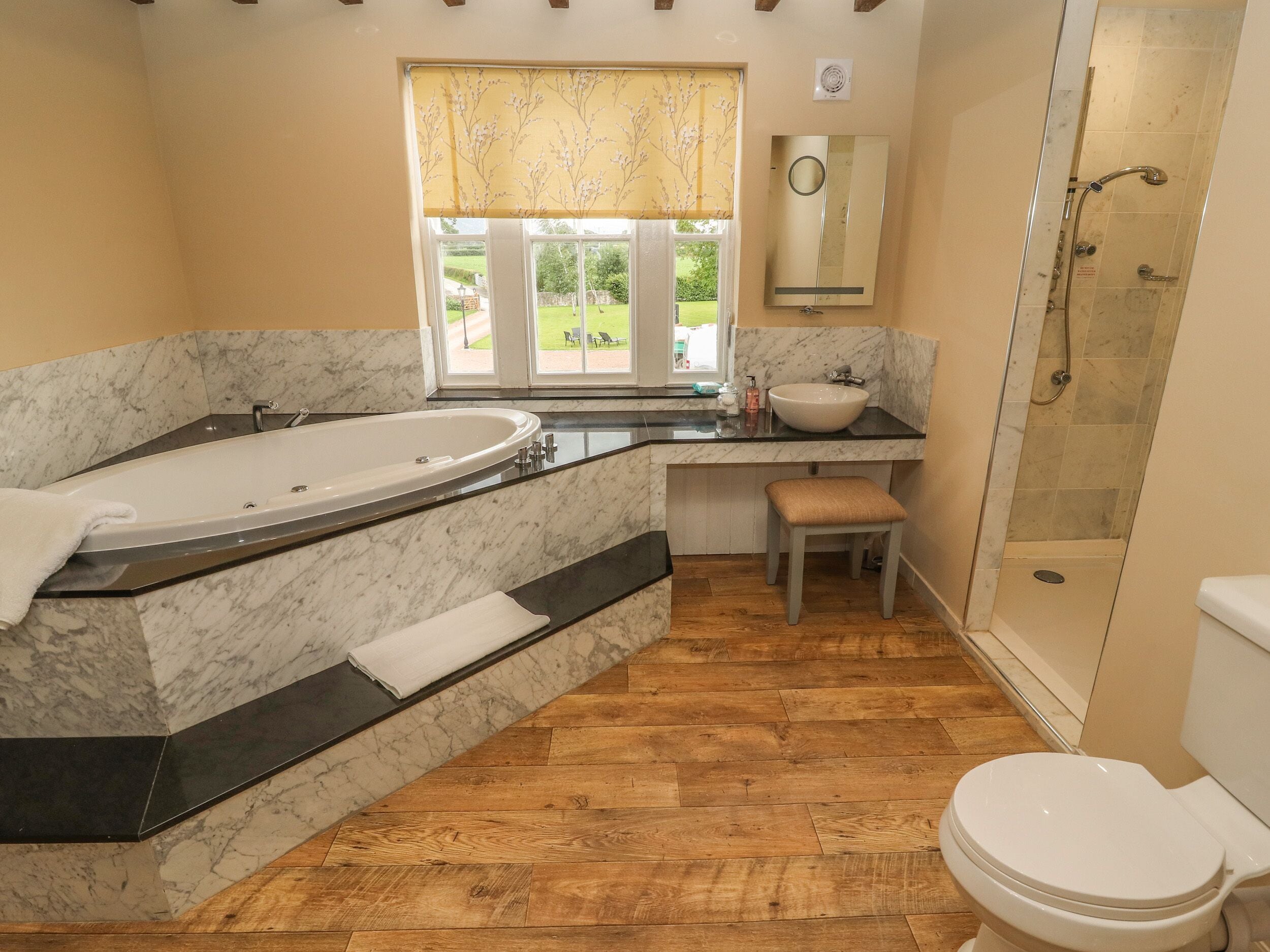 Cottage | Bathroom | Shower