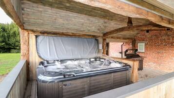 Cottage | 8 kamar tidur dan didekorasi berbeda-beda