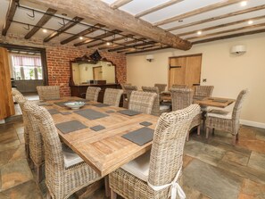 Cottage | Interior - Rhandregynwen Hall (Llanymynech)