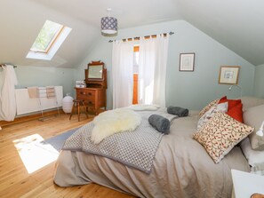 Casa de campo | 2 dormitorios, decoración individual, mobiliario individual