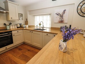 Cottage | Bếp riêng | Tủ lạnh, lò vi sóng, máy rửa bát, ấm điện 