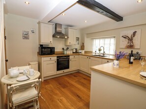 Private kitchen - White Swan Cottage (Leyburn)